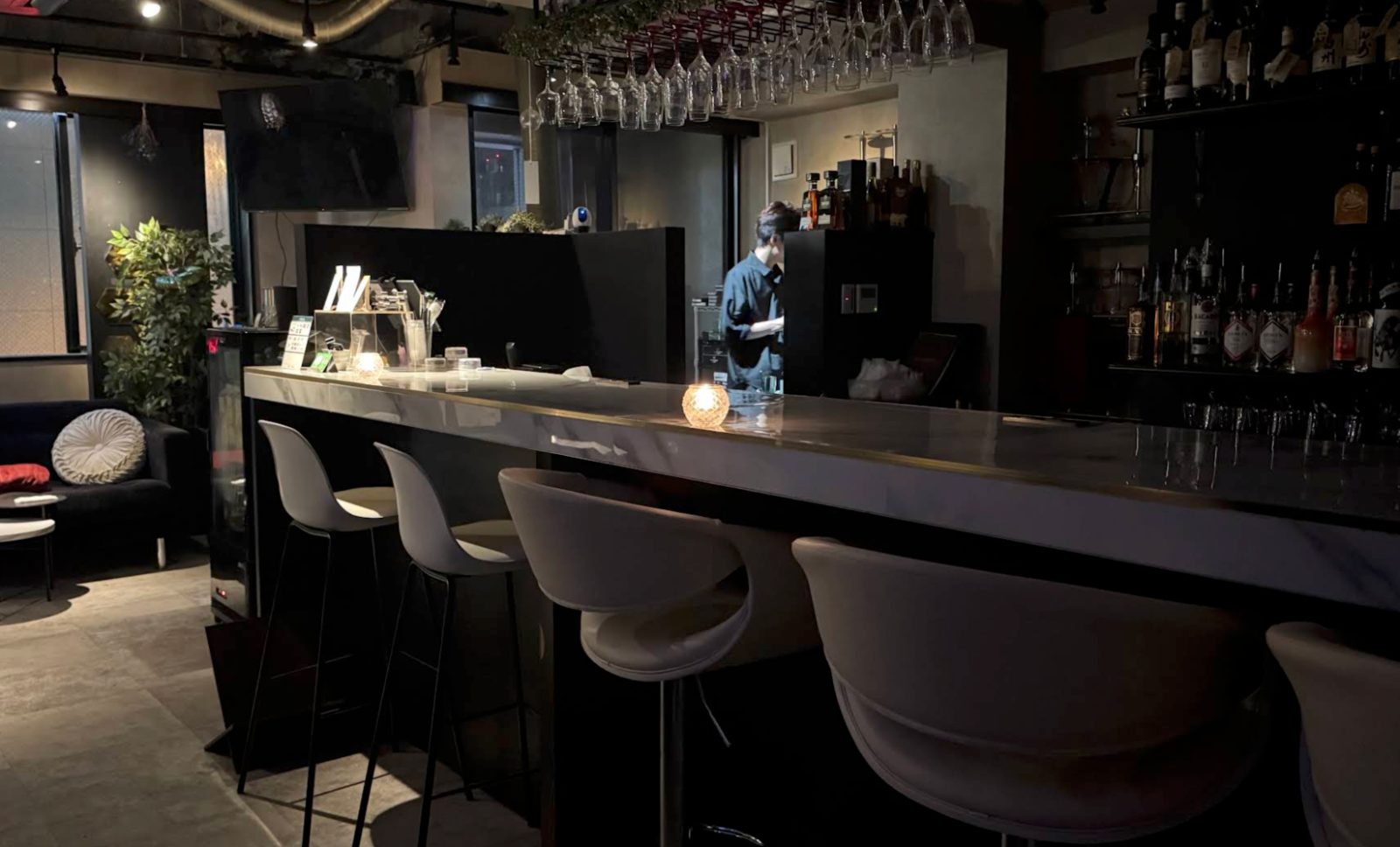 October 10th -shisha&herb Cafe Bar- 店内写真